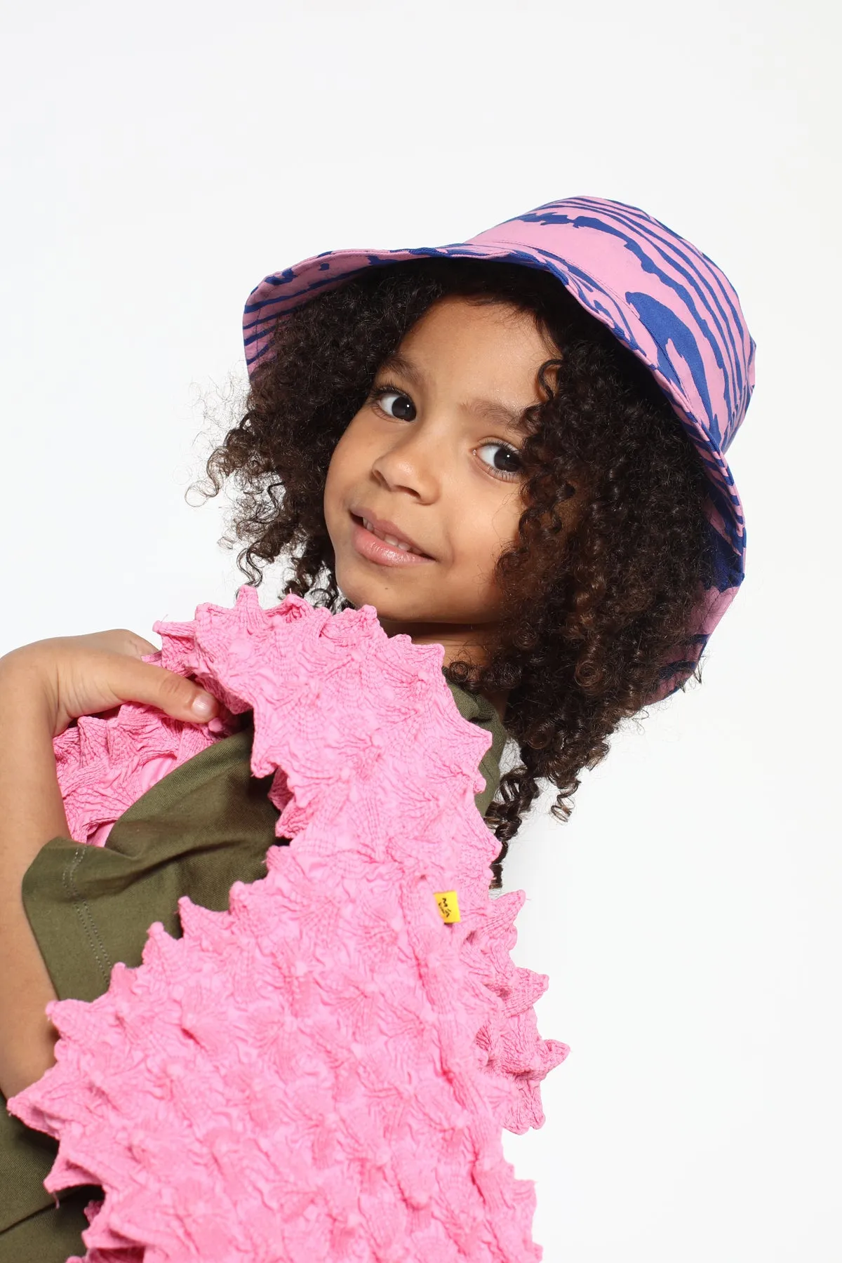 BLUE AND PINK BUCKET HAT